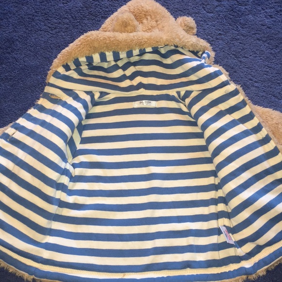 Baby Boden fuzzy hooded button up coat! - Picture 3 of 7